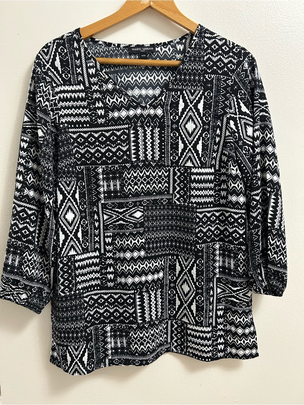 Mario Serrani Italy Black & White Geometric V-Neck Tunic (size S/CH)